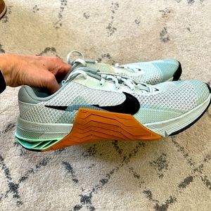 Men’s NIKE Metcon cross trainer sneakers